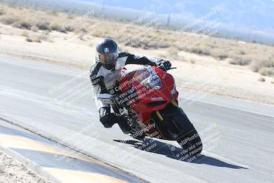 media/Dec-01-2025-Moto Forza (Mon) [[2daa91e15f]]/3-Beginner Group/Session 3 (Turn 16 Inside)/